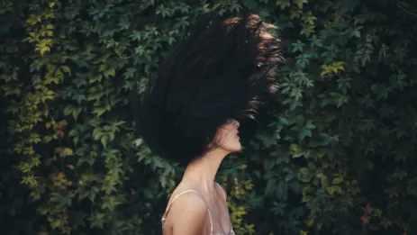 Czy biotyna jest dobra na włosy?